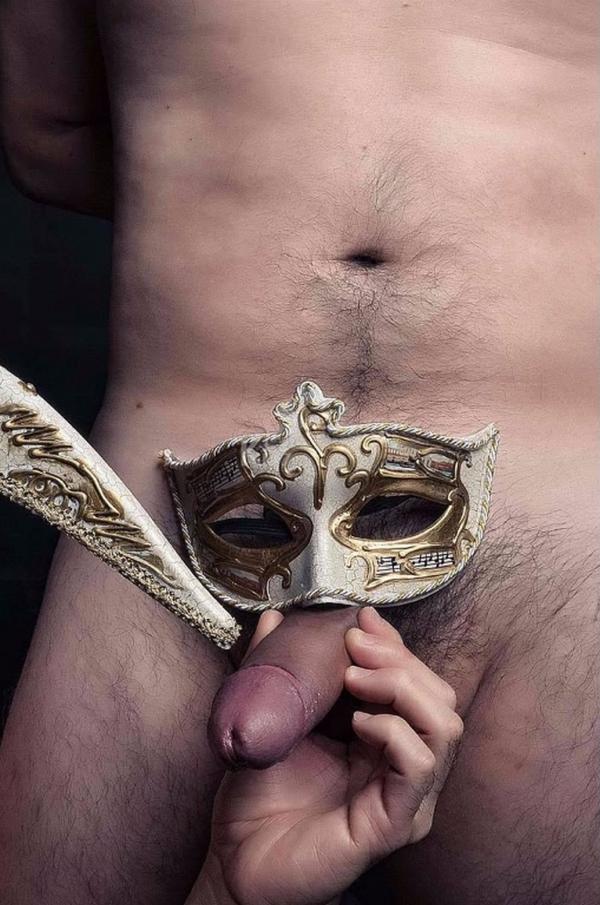 BE-A-MODEL-1-創刊號-X-ISSUE-面具男的情慾世界